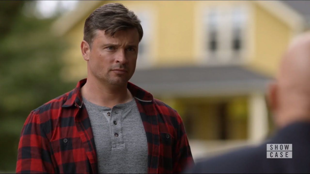 Smallville's Clark Kent | Crisis On Infinite Earths Part II | Tom Welling