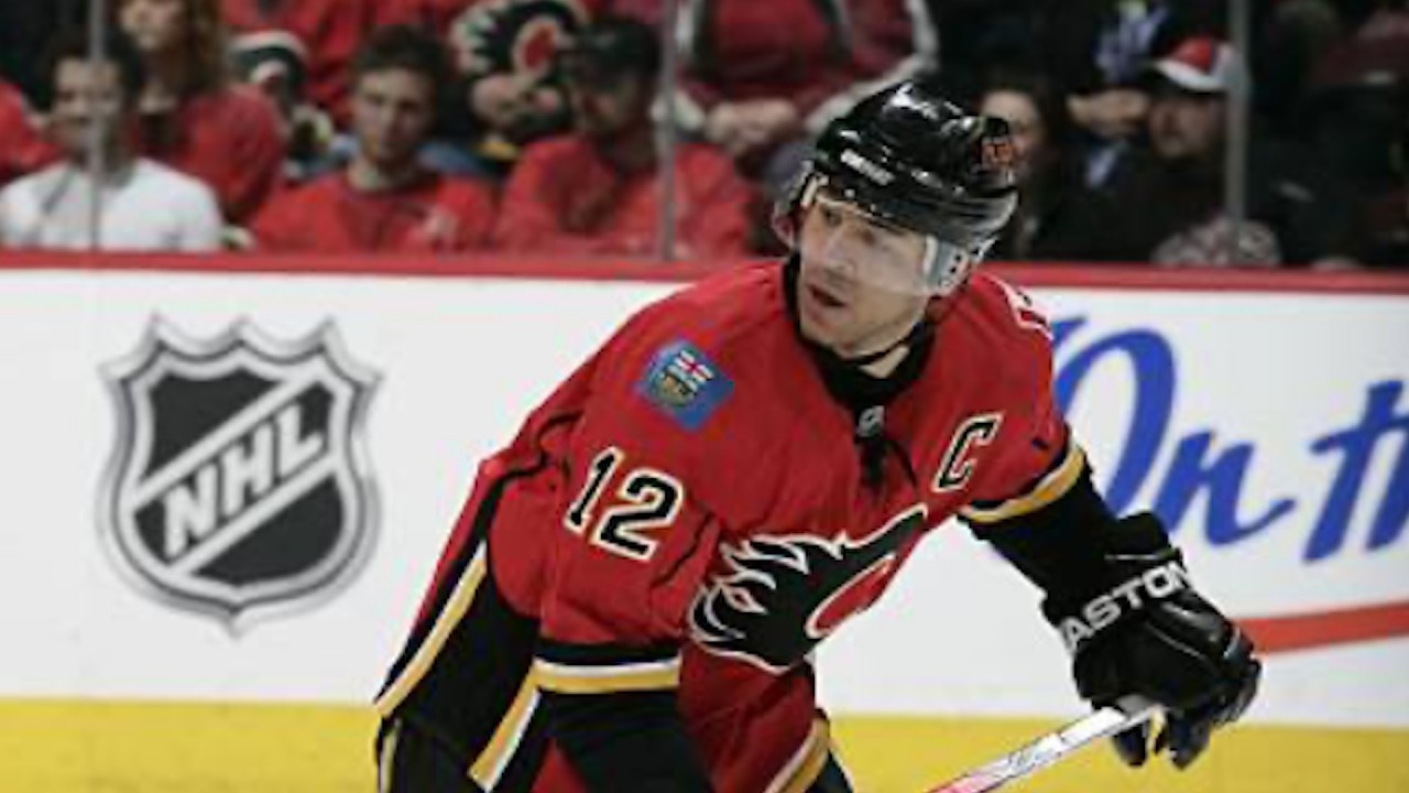 Jarome Iginla scores the 400th goal of his NHL career | March 1, 2009 | Flames vs. Lightning