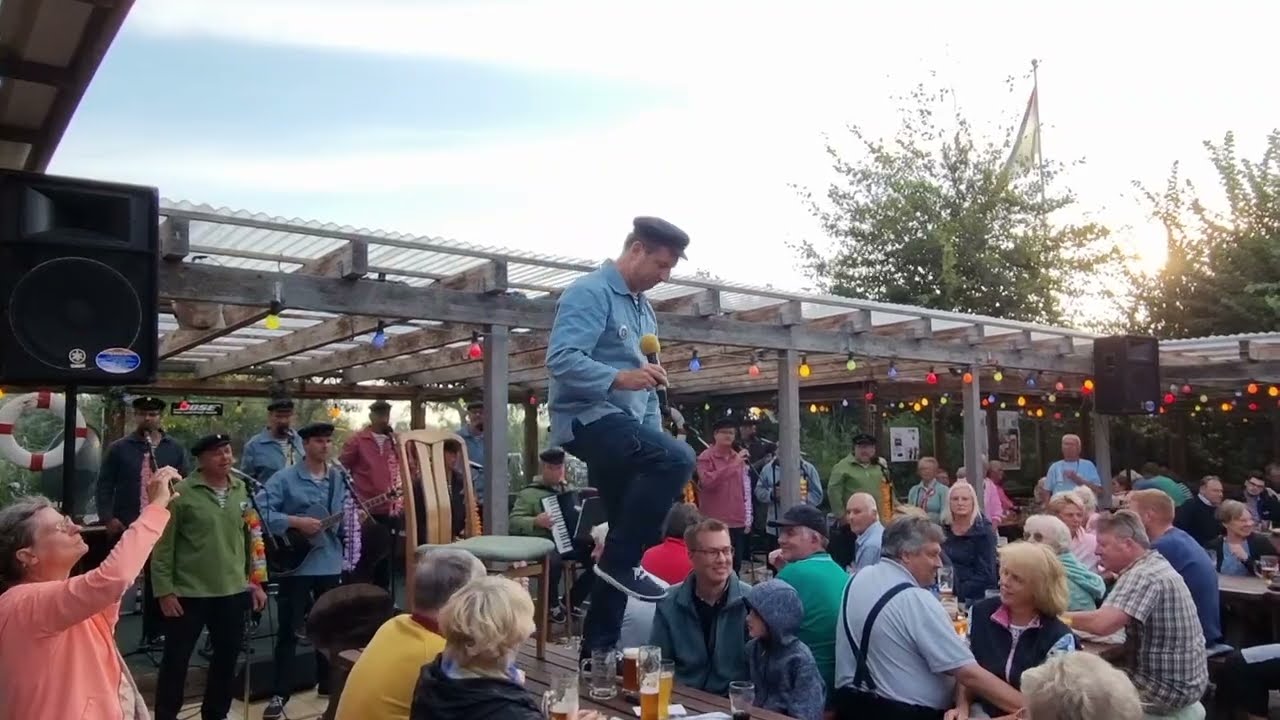 #Borkum ⚓️ - Seemannslieder🎶 mit dem #Shanty - Chor 