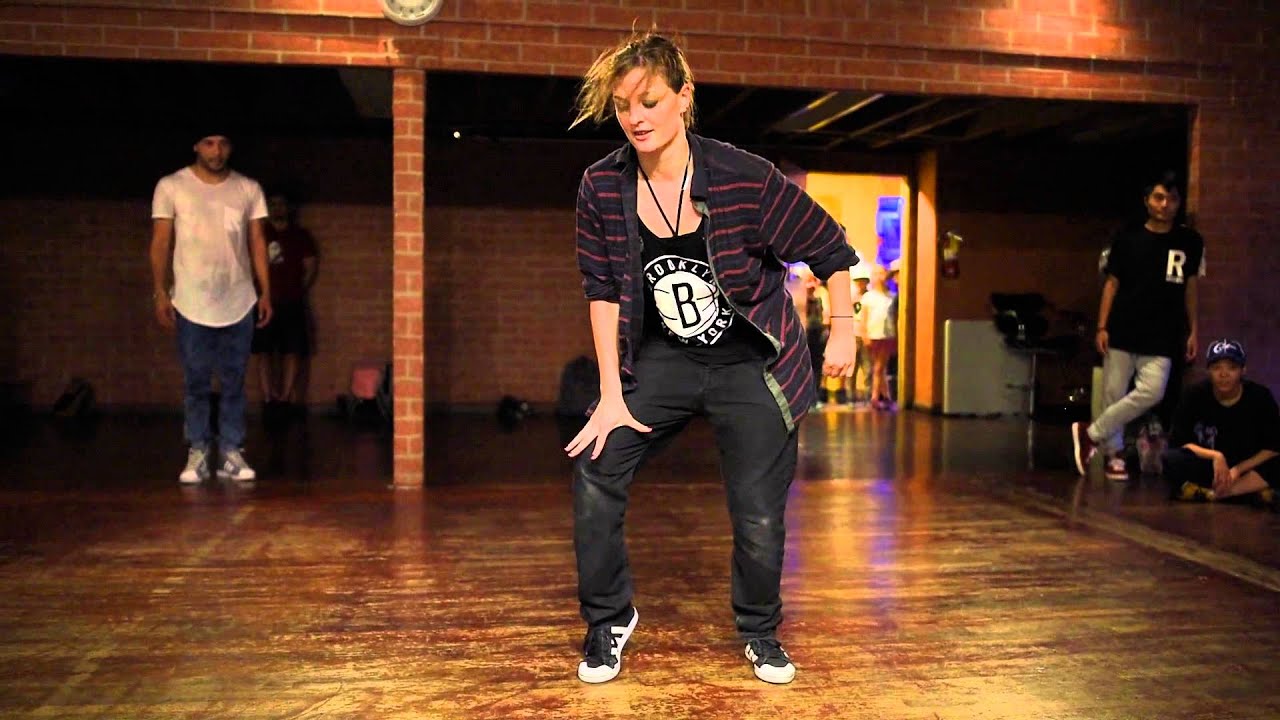 Marie Poppins and SophieCreate Class Popping | Millenium Studio