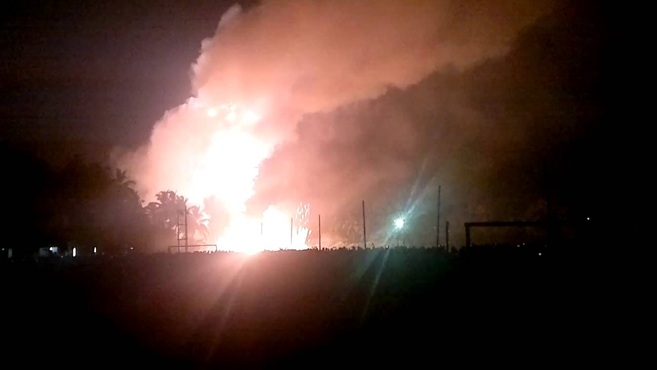 MUNDUR CARMAL CHURCH FIREWORK 2013