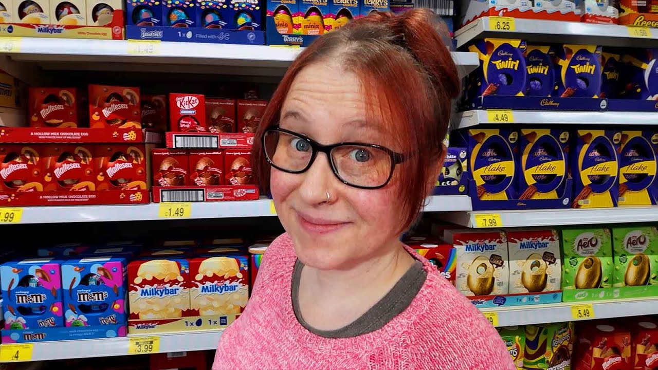 Покупка продуктов в магазинах B&M Bargains, Tesco и Iceland вместе со мной.