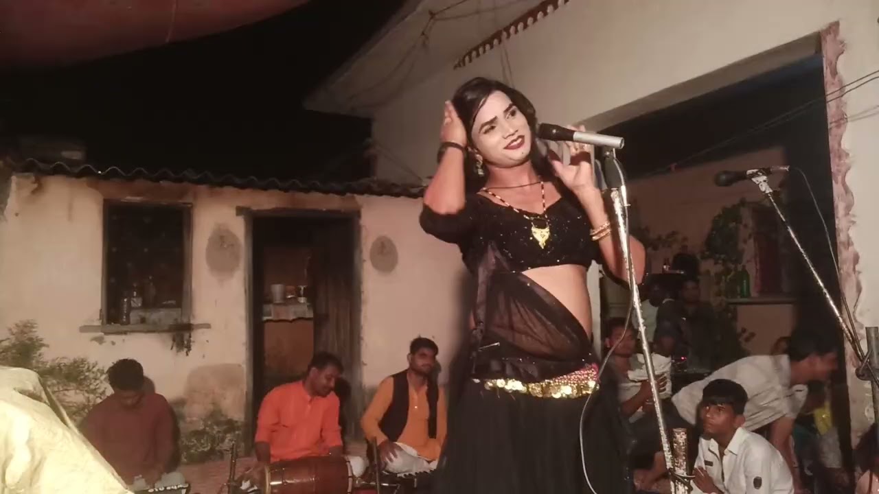 अरदास लगाते कलाकार