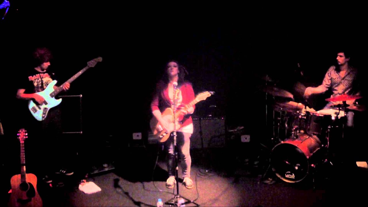 Vida Que Segue - Larissa Baq no Tom Jazz em S&atilde;o Paulo