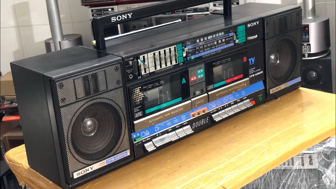 Sony W600. Mẫu đài thiết kế  đẹp,tinh tế. Giá (ĐÃ XONG) Hoạt động tốt tiếng rất hay.