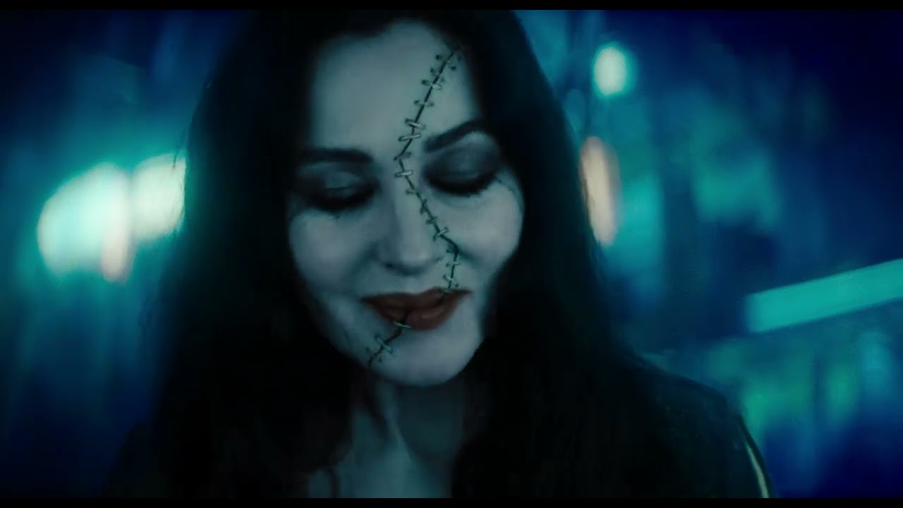 Beetlejuice Beetlejuice 2024 - Delores Pieces Herself Together