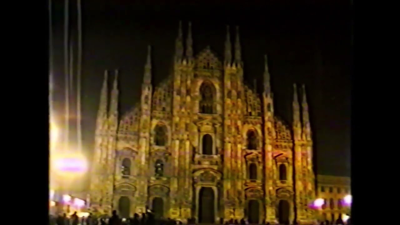 Piazza Duomo. Milano anni Novanta. vintage 16 febbraio 1991. My Italy 516