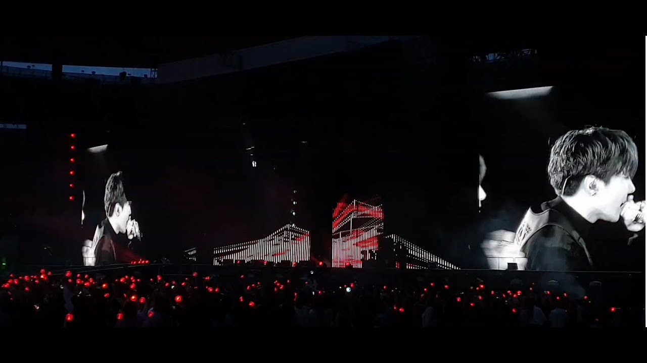 Mic Drop @BTS 방탄소년단 SPEAK YOURSELF Stade de France in Paris 190607
