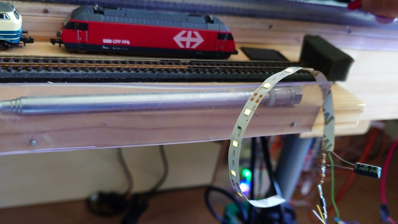 FX-2 decoder from Etecmo switching raiload car lighting with Condensator.