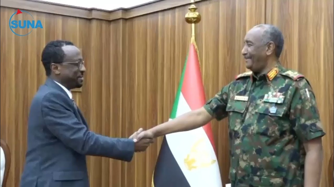 رئيس مجلس السيادة يلتقي وزير الثقافة والإعلام