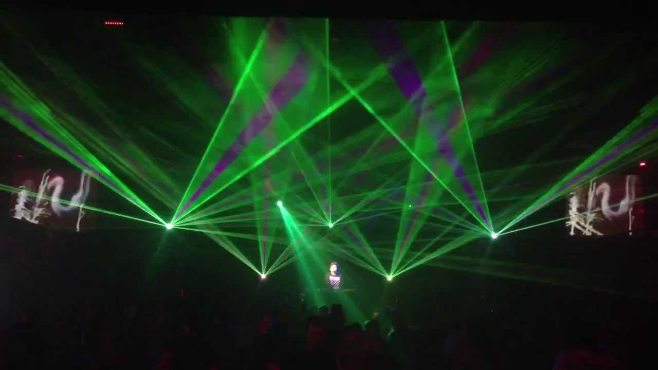 Лазерное шоу в клубе Космонавт от 3D Laser Show
