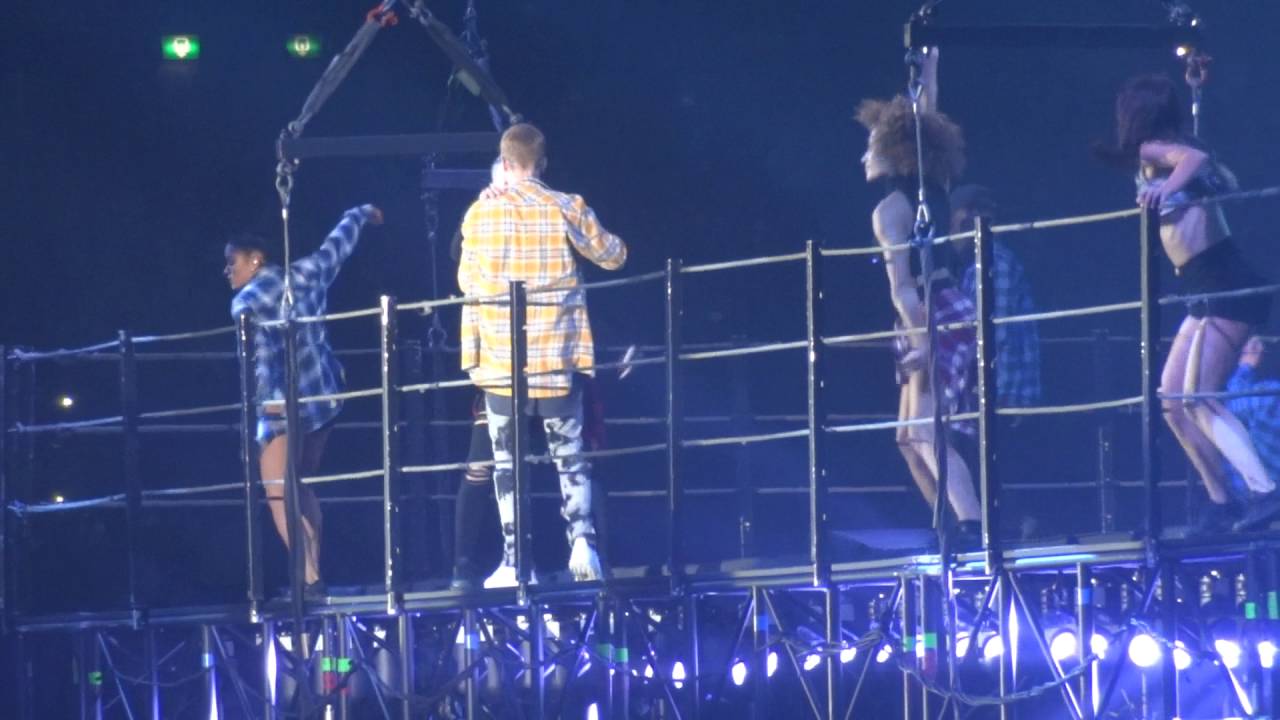 Justin Bieber - Been you & Company on TRAMPOLINE in Arnhem OCT 8