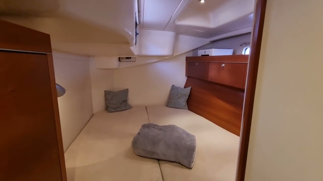 Hanse 545 &ndash; Easy short-handed sailing and spacious cockpit