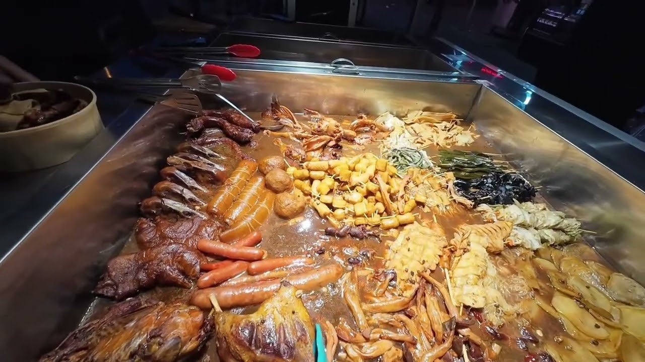 天津文德里夜市，这么晚还有卖海鲜的