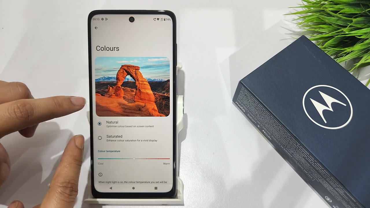 How to enhance screen quality in moto g82,g52 | Screen ki quality kaise badhaye,change display color