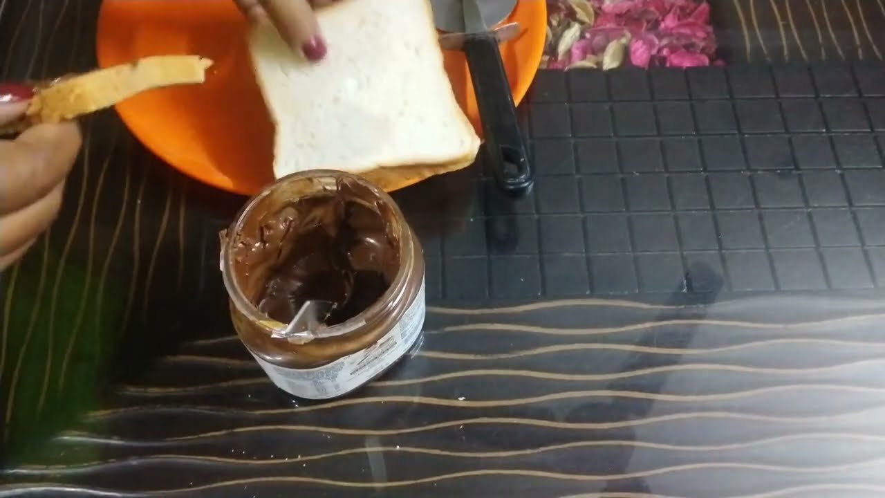 #choclatesandwich#nutellasandwich#nutellabread#tiffin#aajkamenu