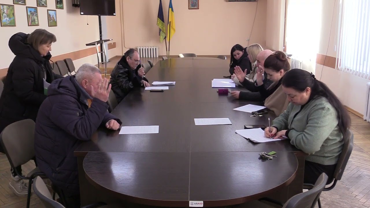 Комісія з питань земельних відносин, ЖКГ, ком.власності, промисловості, будівництва, сфери послуг 16