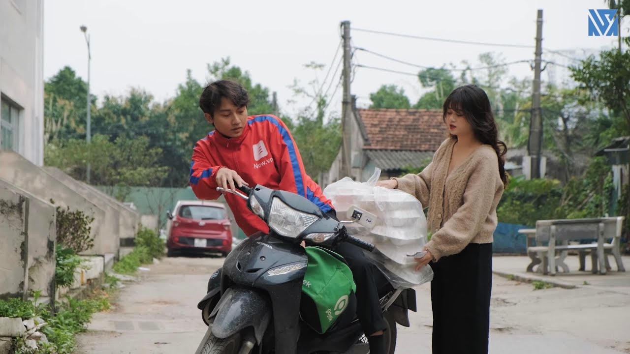 Shipper Bị Bom Hàng Được Cô Bán Vé Số An Ủi Và Cuộc Hội Ngộ Với Thân Phận Chủ Tịch Và Cái Kết-Tập873