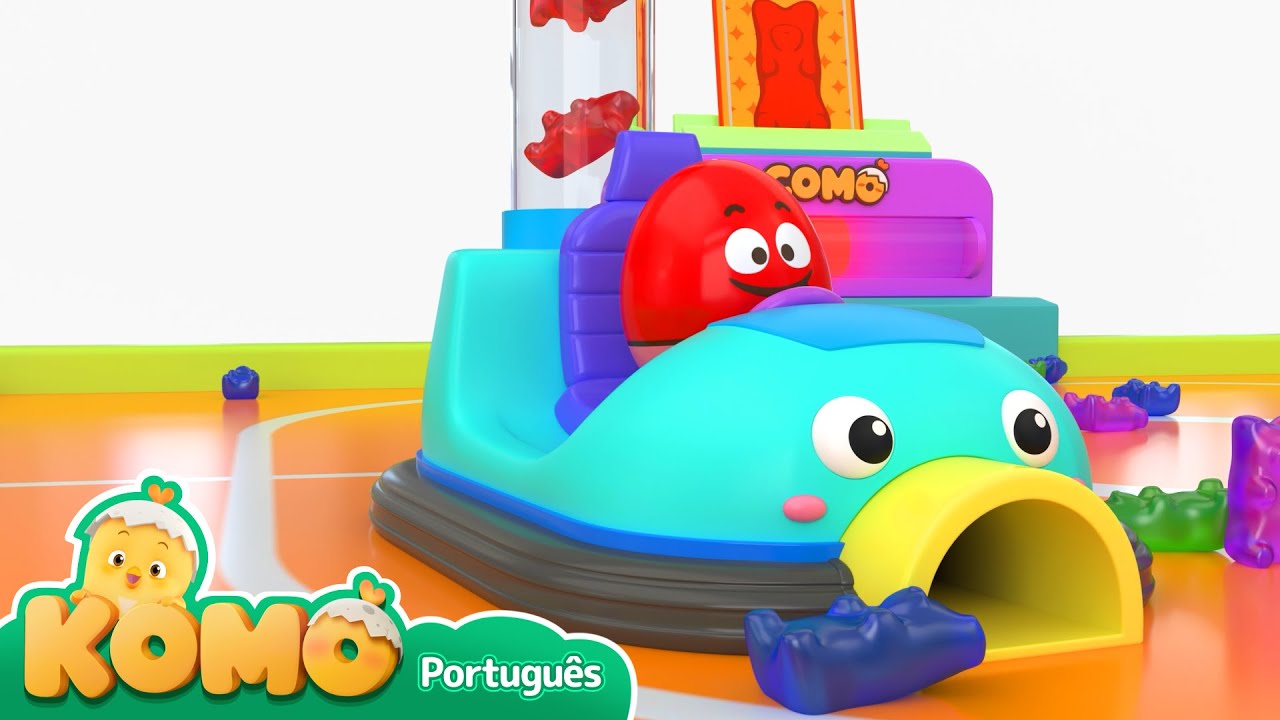 Jogo emocionante de batidas de carros! Vamos bater! | Brincadeira infantil | Carros | Komo Surpresa