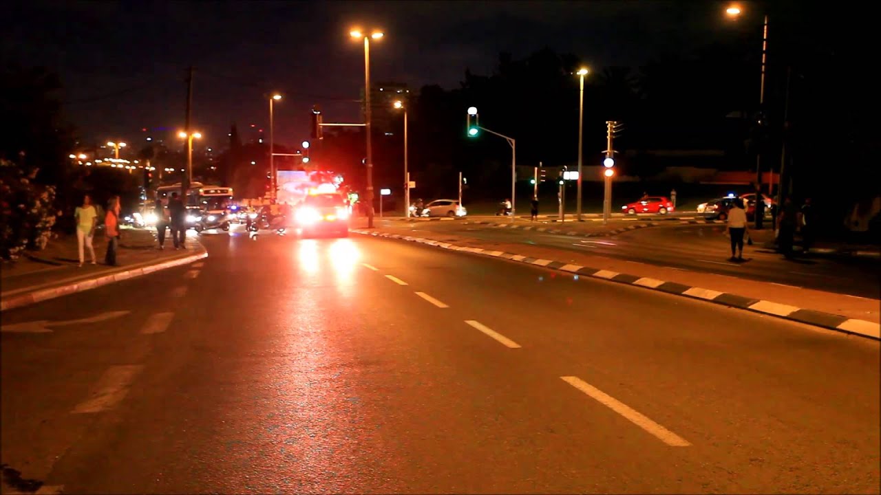 ניסיון חיסול : צעיר בן 25 נורה ונפצע אנושות בחולון - שוטרי יחב