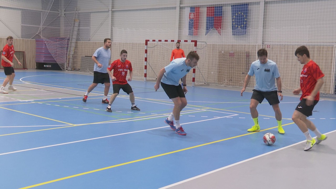 Dramatický finiš Zimnej ligy v malom futbale a napokon triumf Severanov