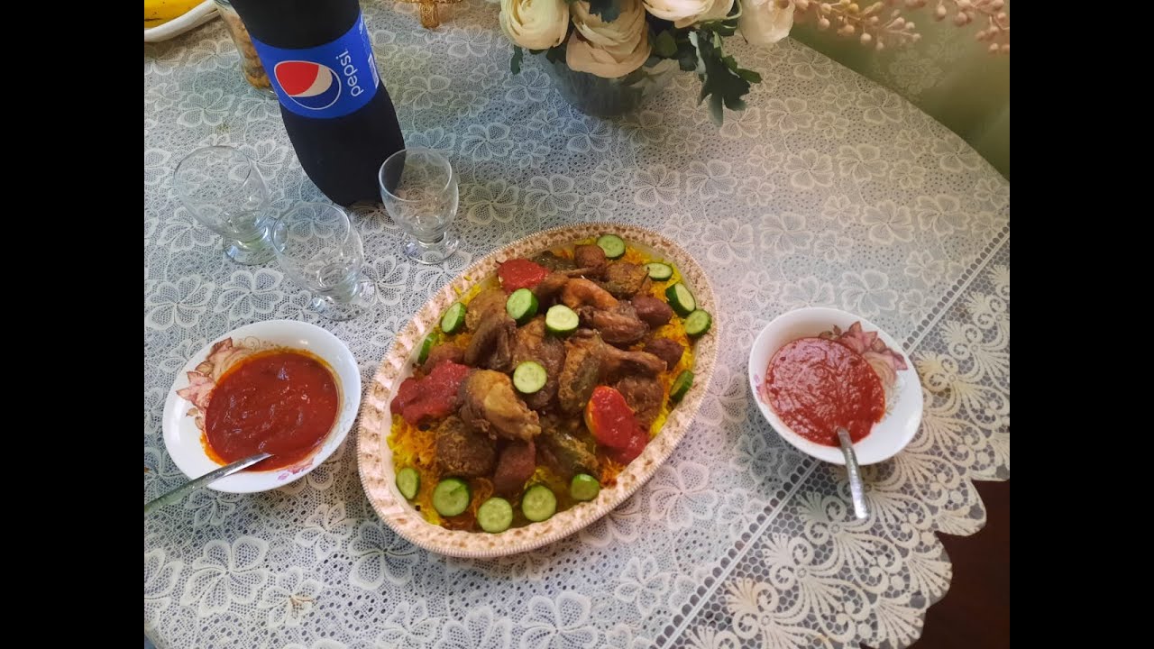 الرز الأصفر الأندونيسي  المكونات والمقادير في صندوق الوصف