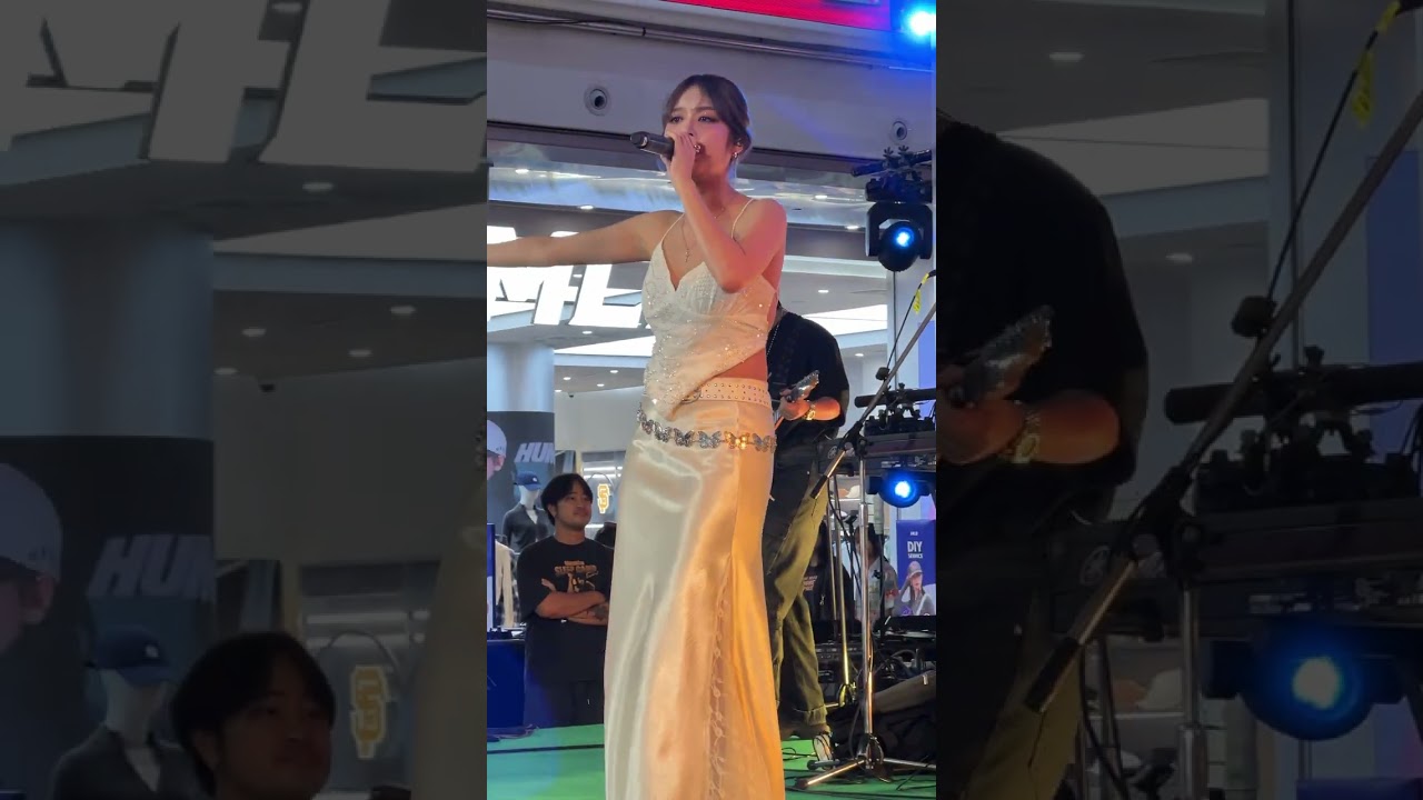 [Fancam] MOBYe - รางวัลปลอบใจ (Cover) [4K] 20251019 @Melody of Life 16 , Central World