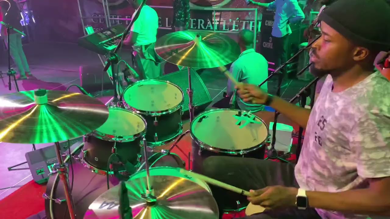 Balance au palais de congrès Brazzaville avec Fiston Mbuyi