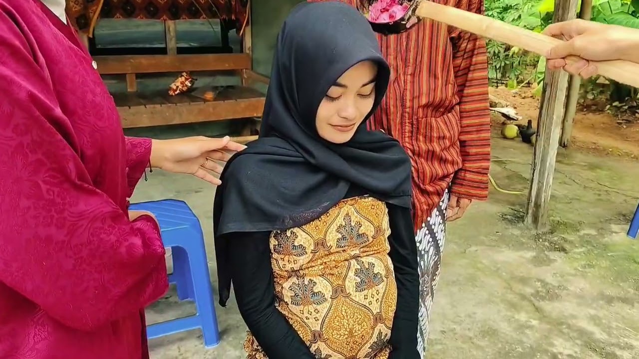 TUGAS VIDIO BAHASA JAWA KELAS XII. F4 KELOMPOK 3