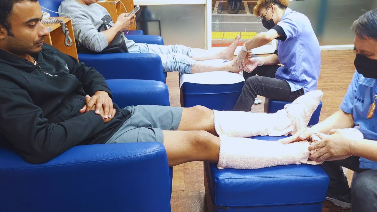 I Tried FOOT MASSAGE in Taiwan for the 4th Time