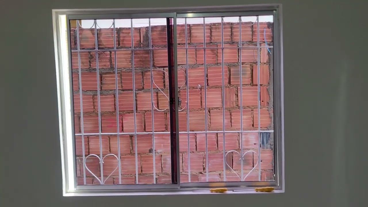 Janela moldura de alumínio com dificuldade para abrir ou fechar (agarrando), como corrigir?