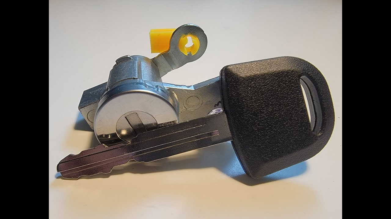 [L153] Hummer H3 + Chevy Colorado + GMC Canyon Car Door Lock - pick and partial gut