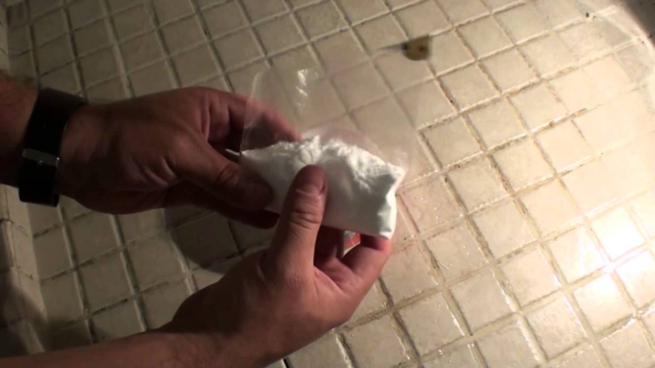 Como Limpiar los azulejos del ba&ntilde;o Barato y Rapido