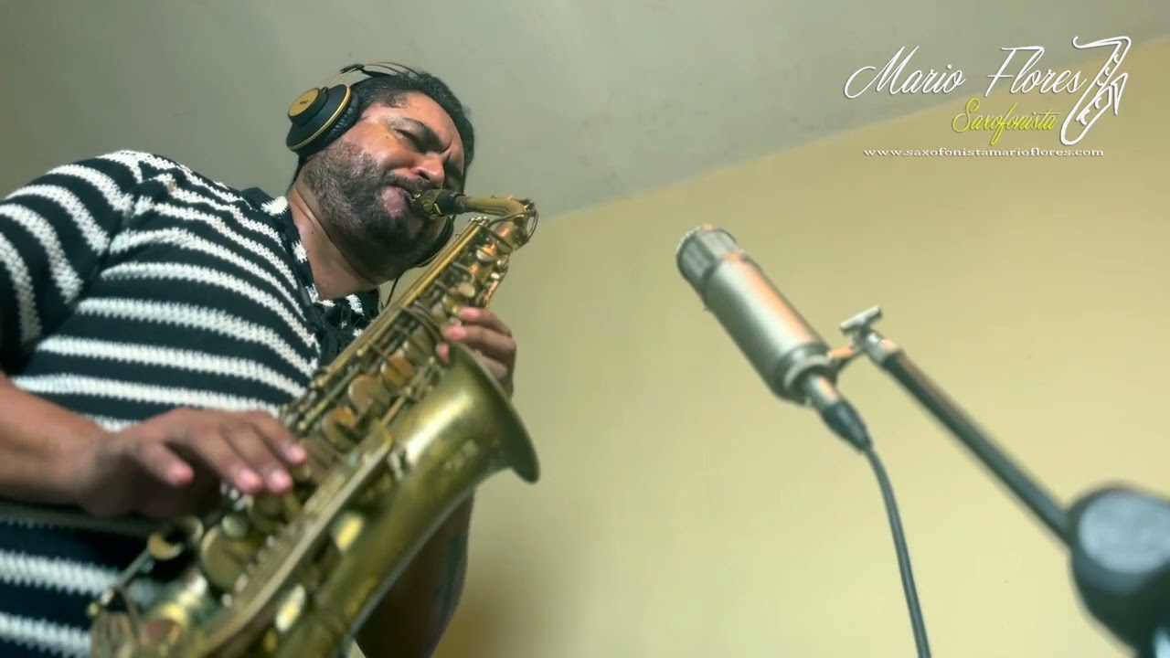 La Gata Bajo la Lluvia - Rocio Durcal - Sax Cover - Mario Flores