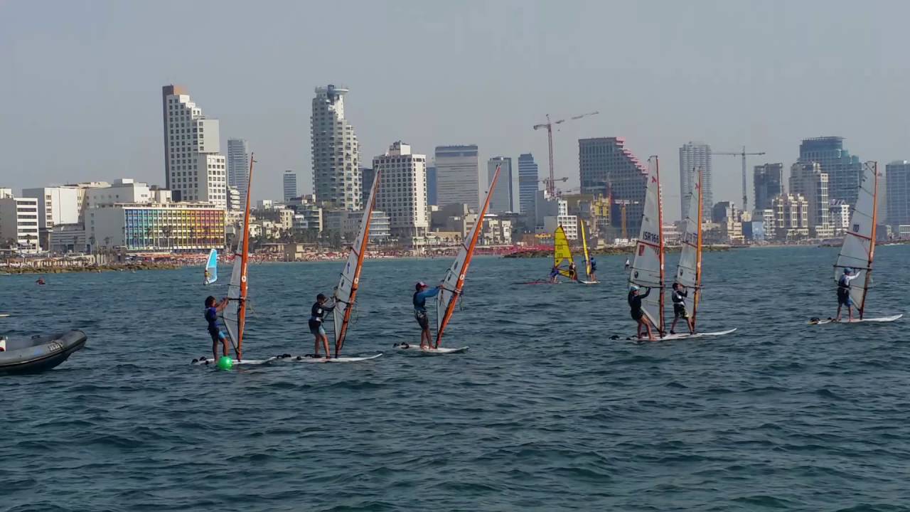 Aula de windsurf em Tel-Aviv!
