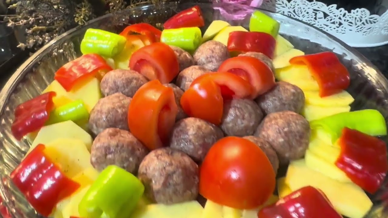 EV&rsquo;de FIRINDA PRATİK LEZZETLİ PATATES K&Ouml;FTE TARİFİ - YEMEK İ&Ccedil;İN SABIRSIZLANACAKSINIZ #fırınyemeği