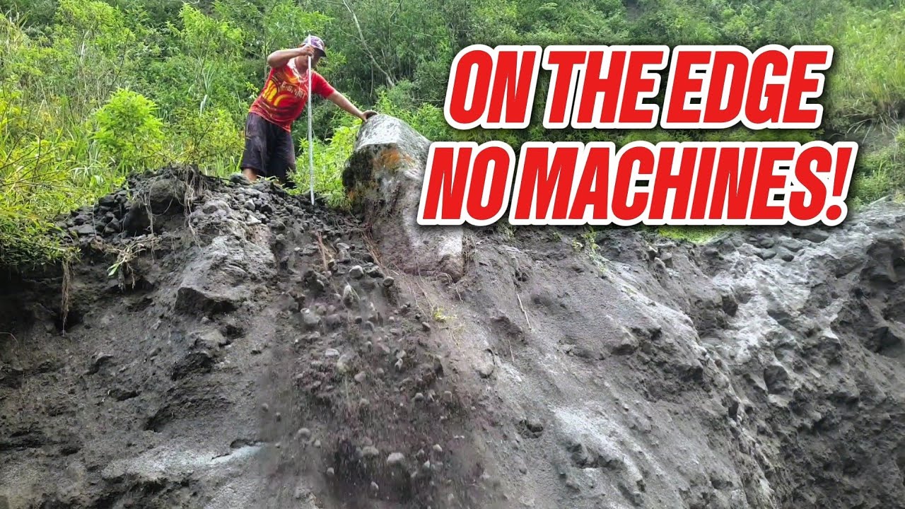 Life on the Edge of a Dangerous Sand Cliff — The Harsh Reality of Traditional Mining