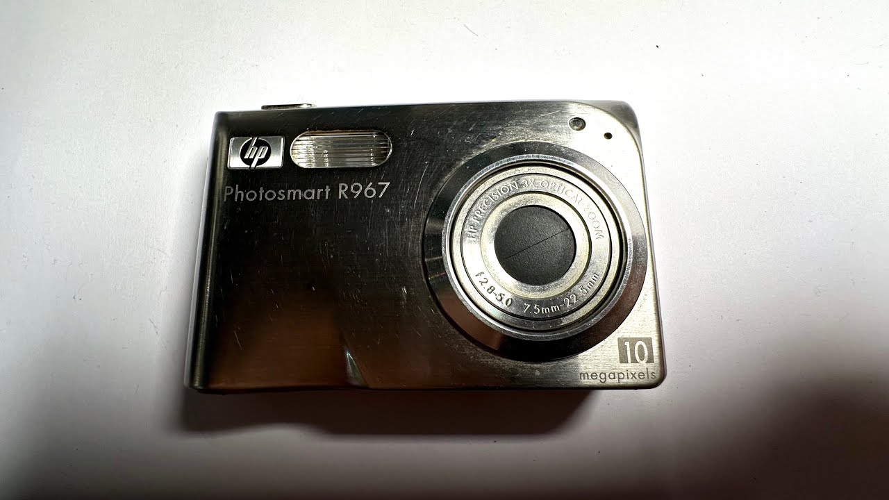 HP Photosmart R967 Compact Digital Camera