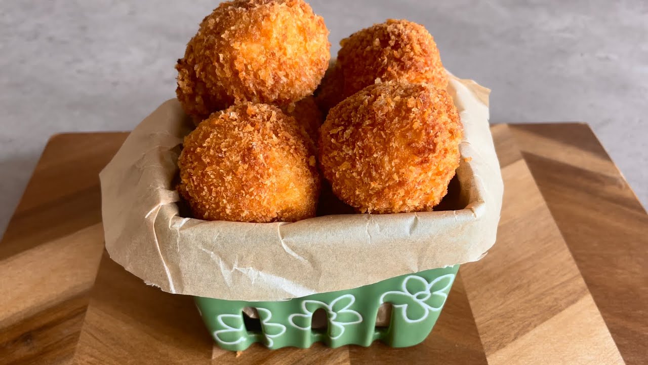 Potato cheese balls! Quick and easy recipe.
