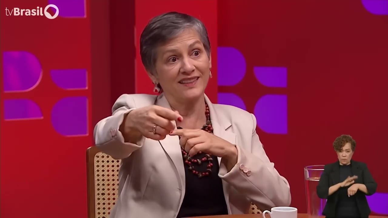 Jornalista Heloísa Villela é a convidada do Dando a Real com Leandro Demori