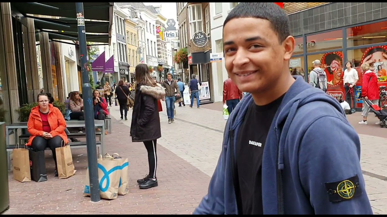 ELK MENS TELT 😂😂😂😂 #Vlog5 #Arnhem #KeizerEnzo #YouTube #10K #Facebook #28K #Alleenmaarliefde