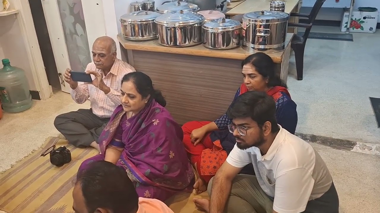 ನಾಗೇಶ್ವರಂ ಕೆಫೆಯಲ್ಲಿ ಕಾಶೀ ಜಗದ್ಗುರುಗಳ ಪಾದಪೂಜೆ, ಶ್ರೀವಿಶ್ವಾರಾಧ್ಯಾಯ ಮಂಗಳ kashi Jagadguru padapuje mangala