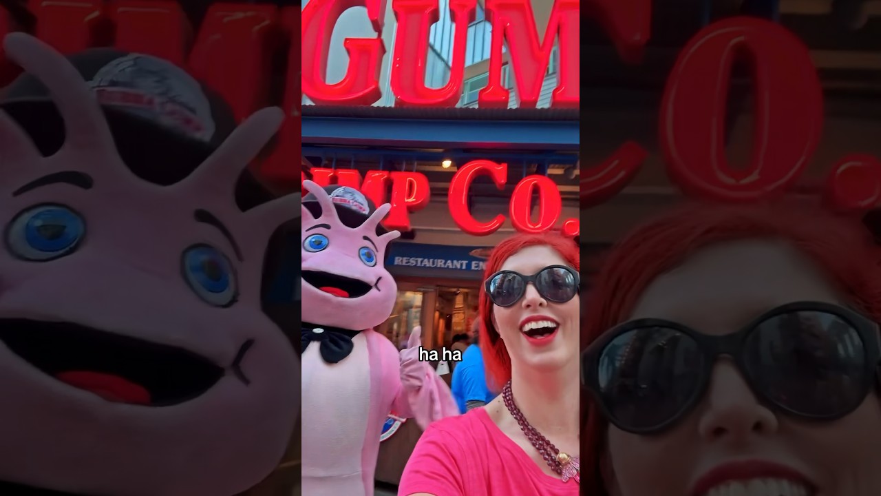 Chillin&rsquo; with Bubba Gump&rsquo;s Shrimp Mascot at the Restaurant! 🦐😎