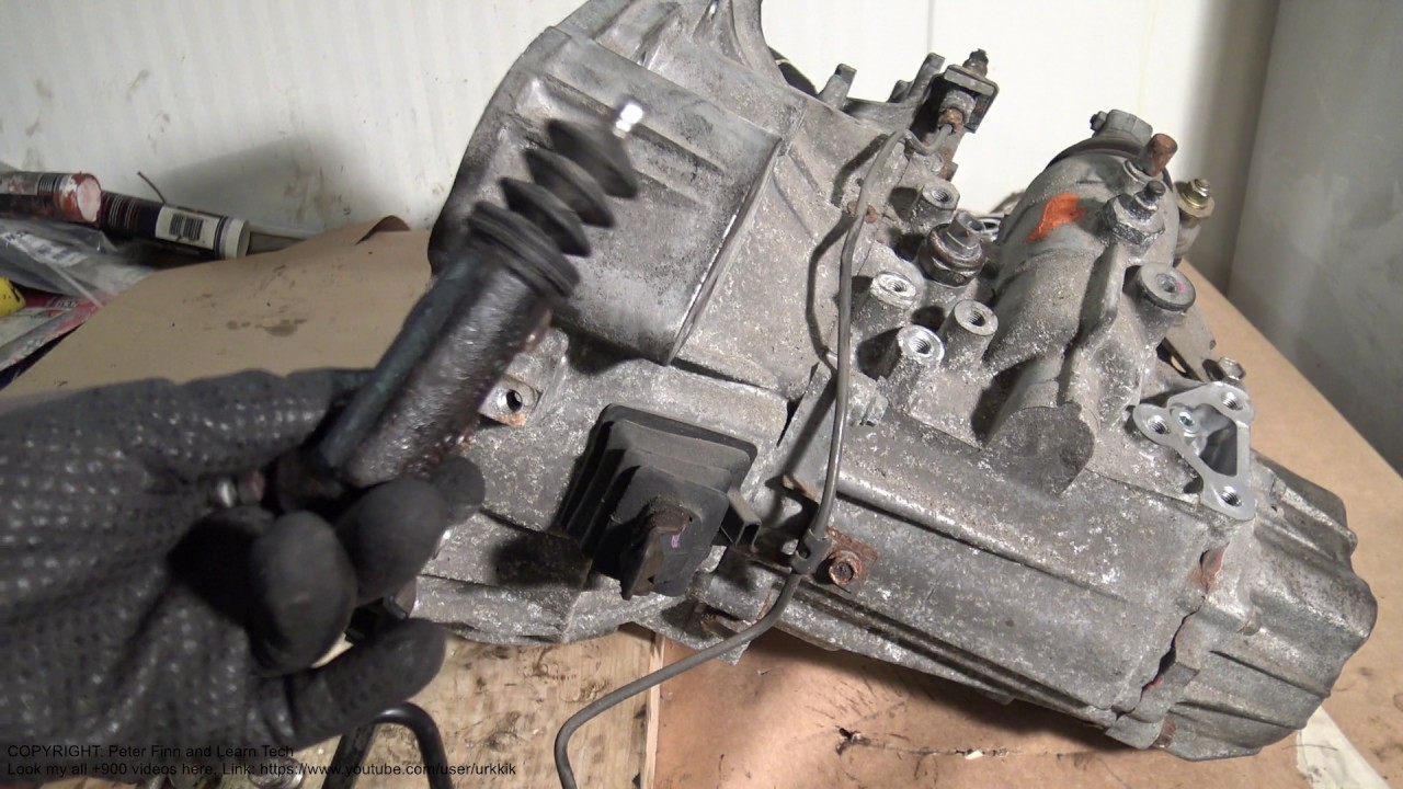 How works Toyota Corolla clutch slave cylinder years 1995 to 2015