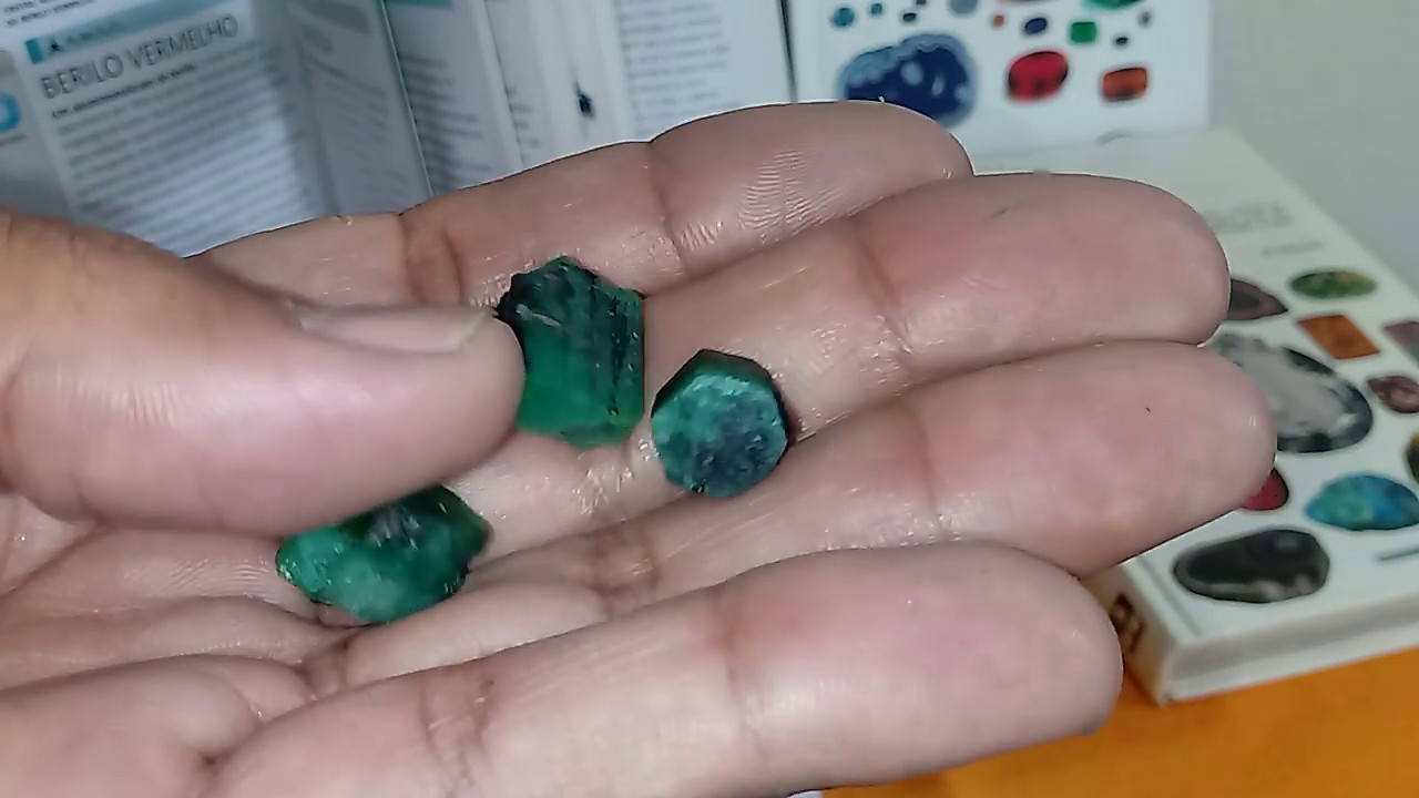 Dicas e diferen&ccedil;a de turmalina, esmeralda e quartzo verde