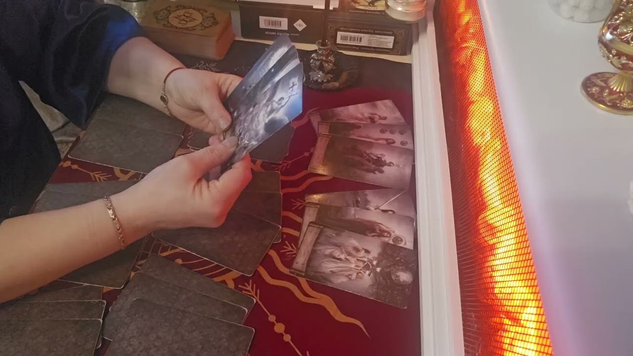 Крестовый король и червовая дама,  ситуация между вами, его чувства и намерения #tarot #гаданиенлайн