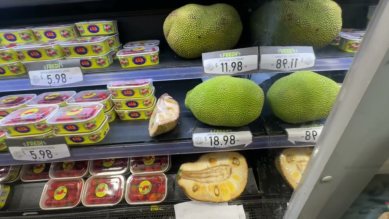 Shop, Sacca's Fine Foods, Coburg - Bán Mít VN $12 kílô, Bán nhiều trái cây Á châu - Cuộc Sống Ở Úc