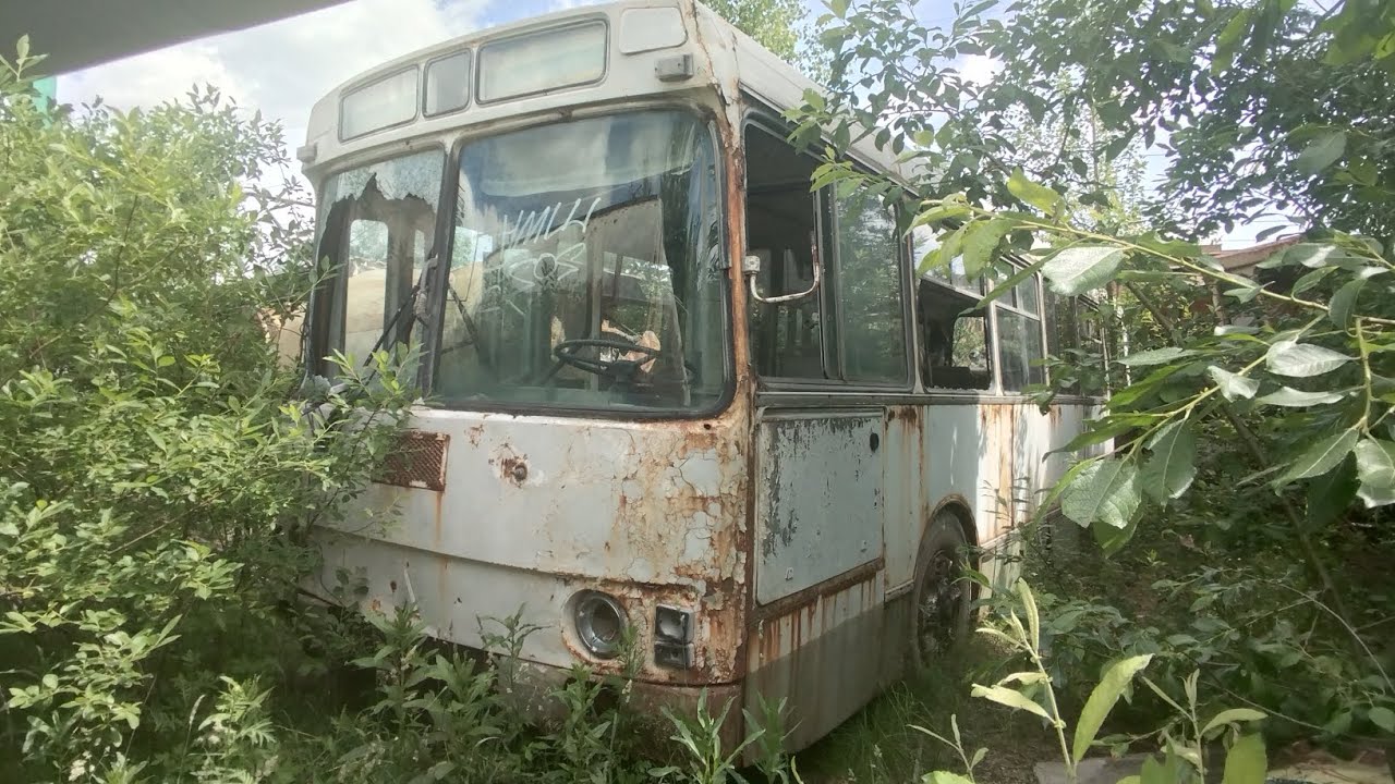 Обзор на крайне редкий автобус ЛАЗ-4969, переделанный в городской автобус.