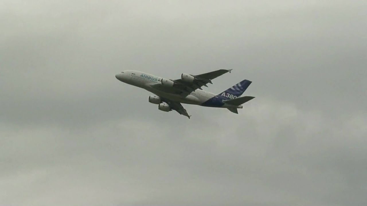 "Kunstflug" mit einem A380 auf der ILA in Berlin 12.06.10