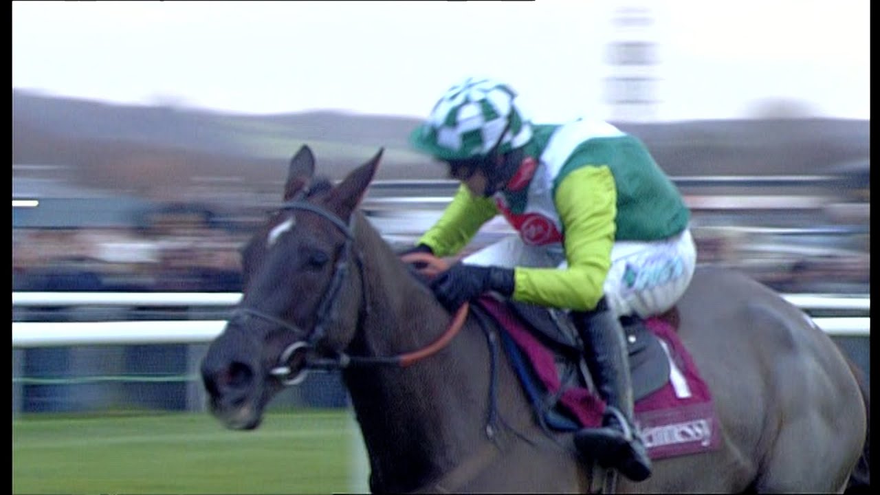 DENMAN wins the 2007 Hennessy Cognac Gold Cup by 11 lengths carrying top-weight - Racing TV